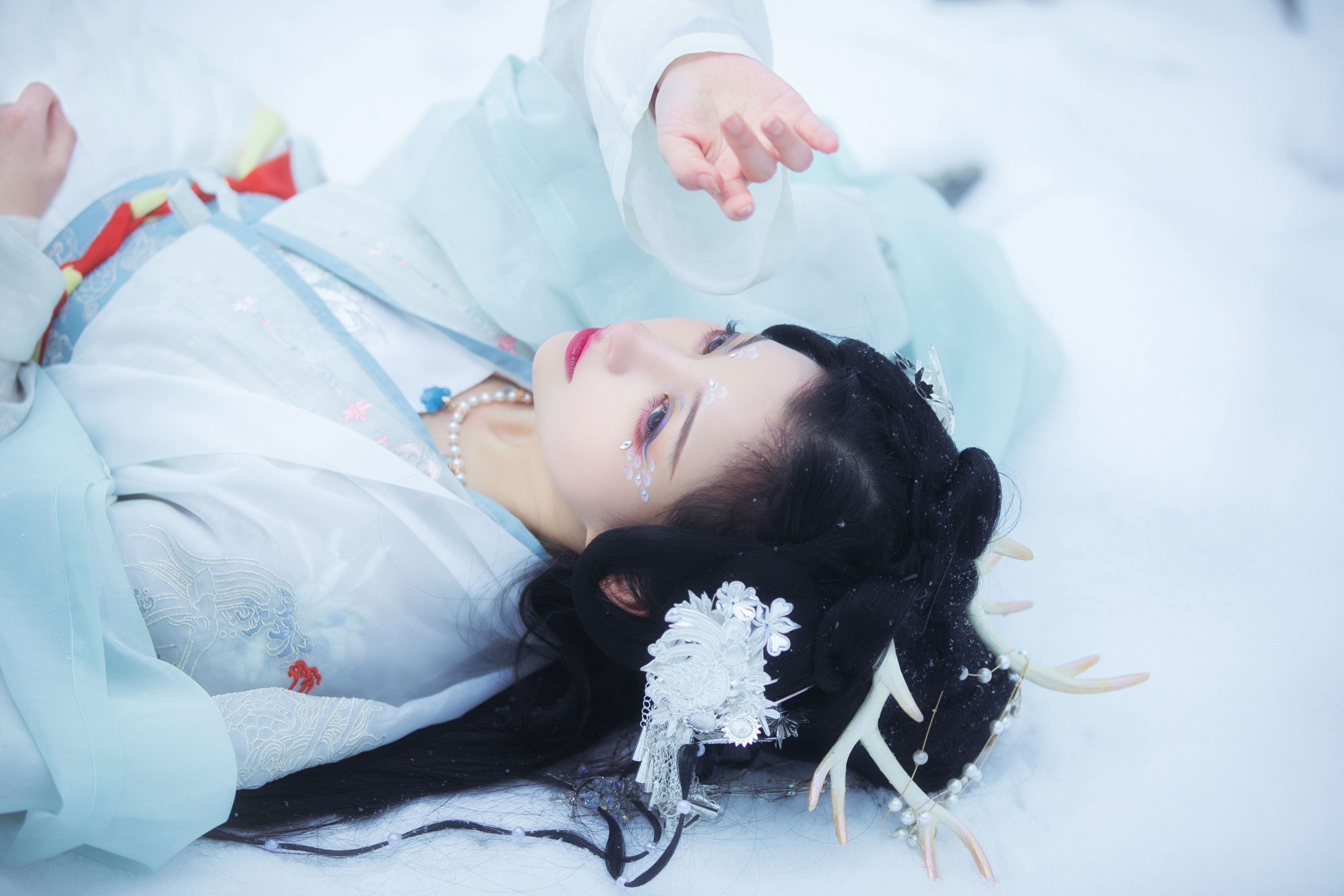 猪系少女日 – 《雪妖》[22P]-图云谷