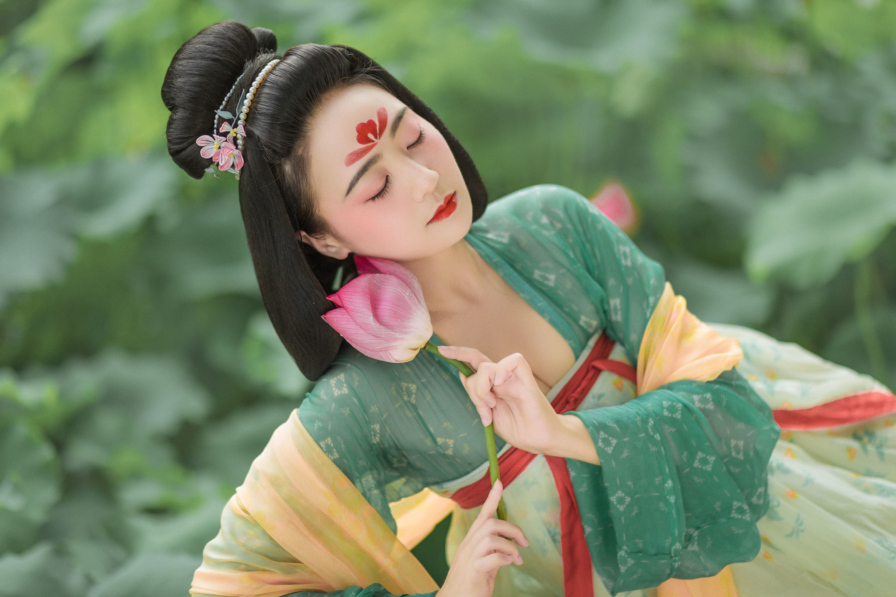 悦烨未央 – 《荷》[23P]-图云谷
